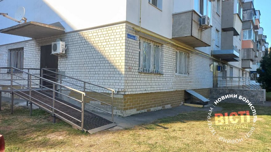 Паспортний стіл у Борисполі більше не бар’єрний